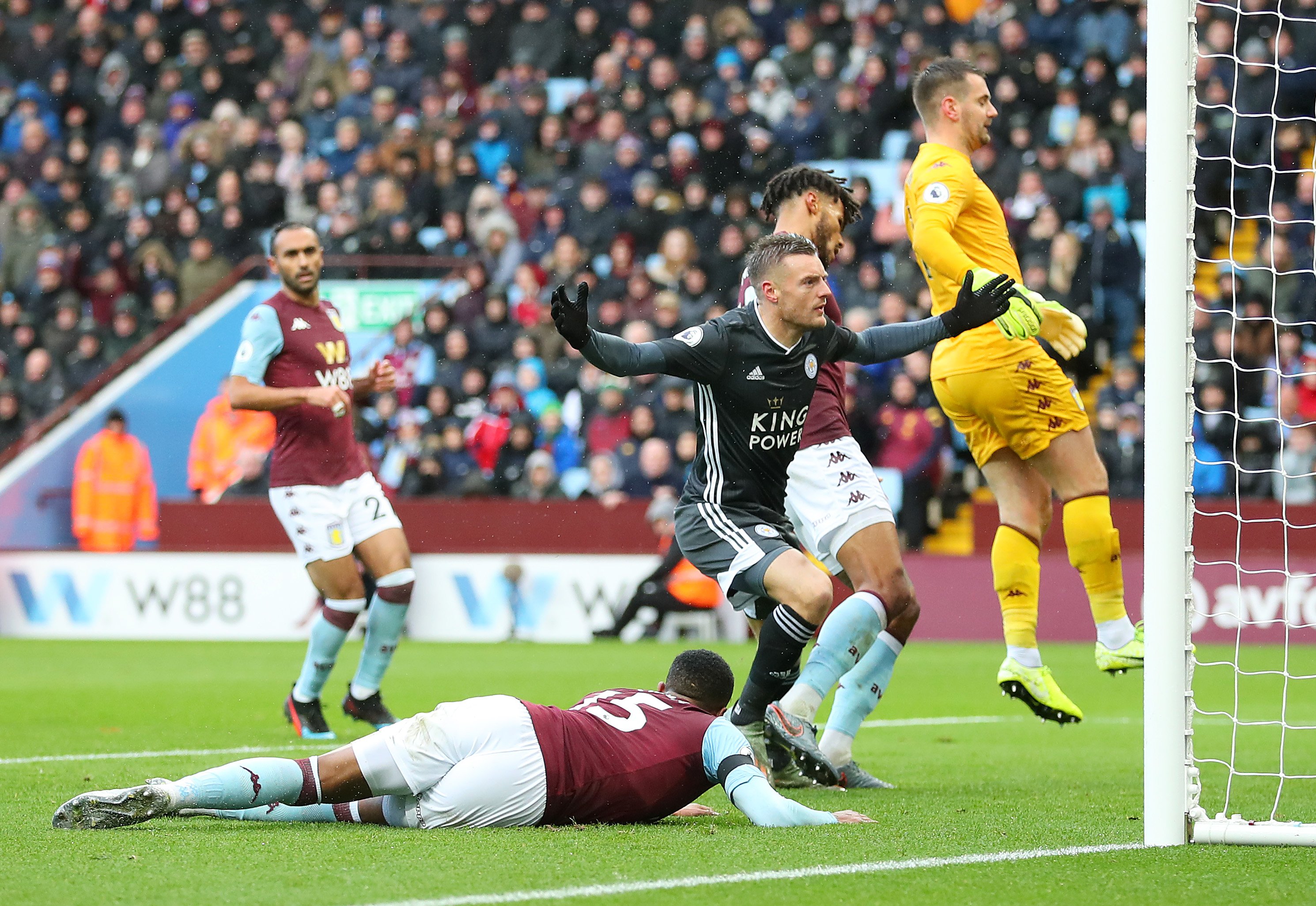 她屡次为国 她屡次为国