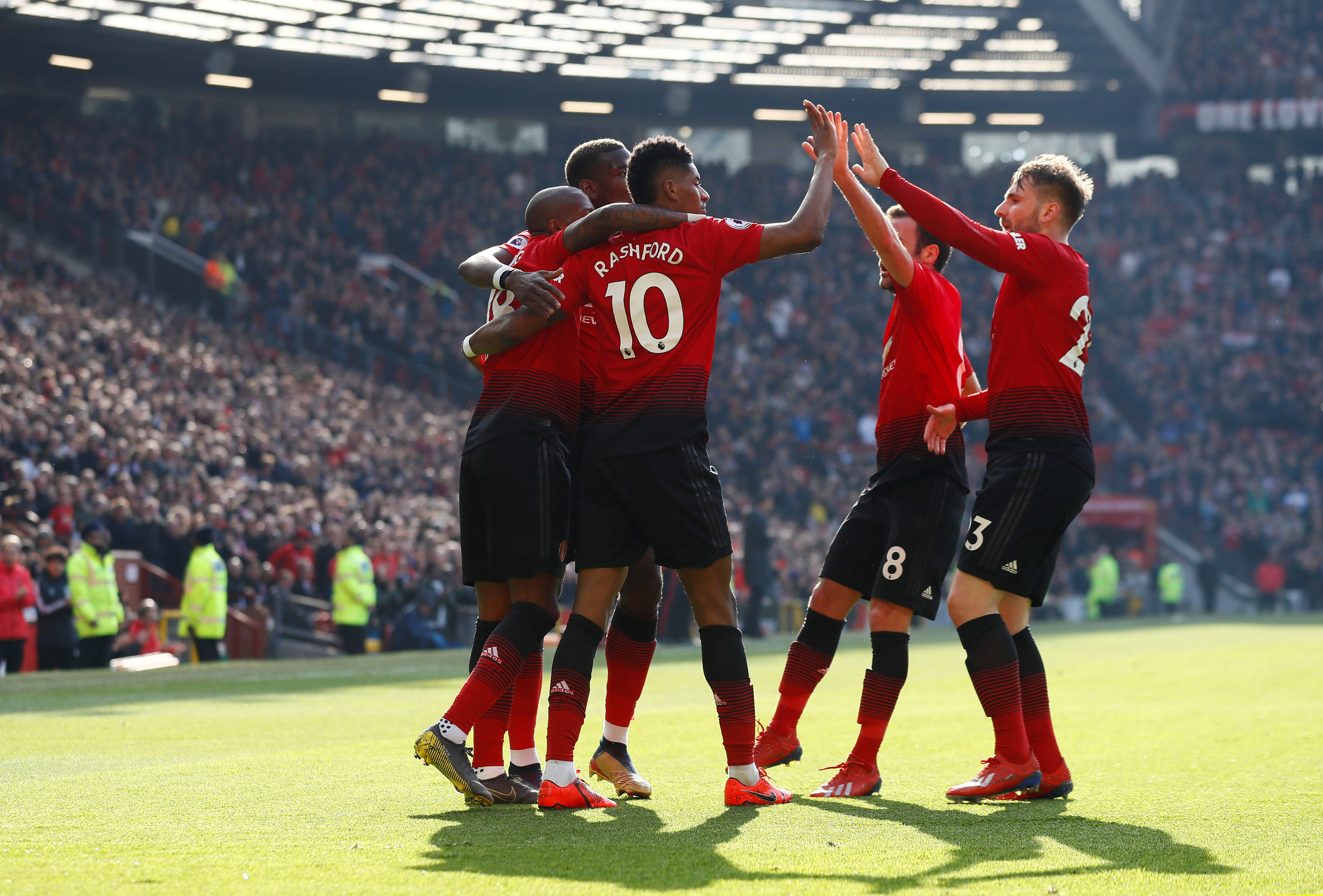 背后究竟隐 背后究竟隐