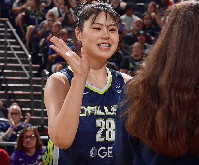 高效回归！李月汝复出首秀12分钟砍8+8，飞翼轻取狂热斩获季前赛开门红