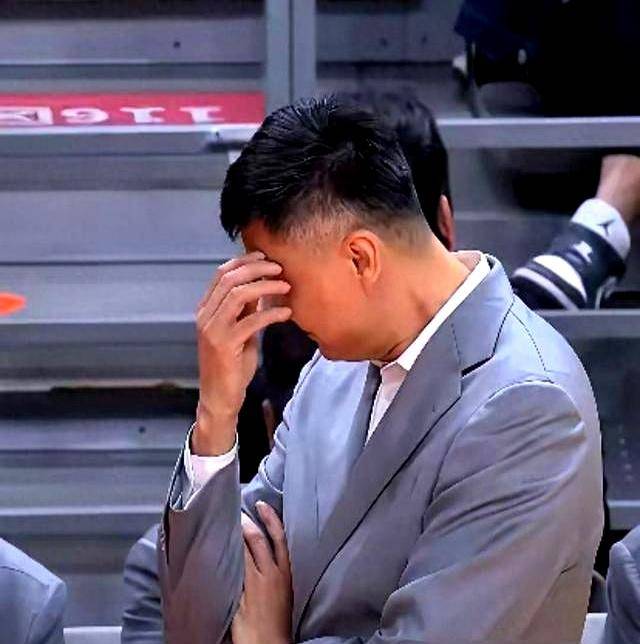 杜锋失算了！末节豪赌全场紧逼，卢伟笑纳大礼，一招锁定胜局